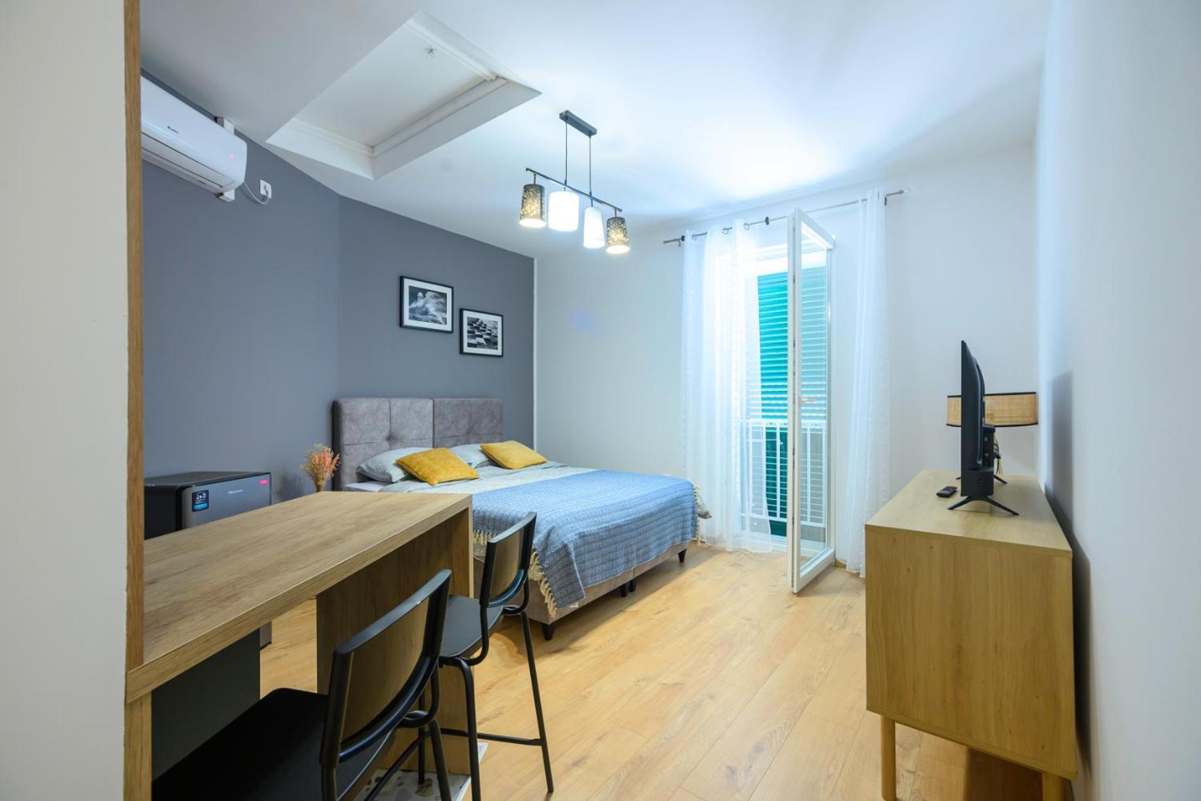 Apartment Vera With Sea View And Old Town View *